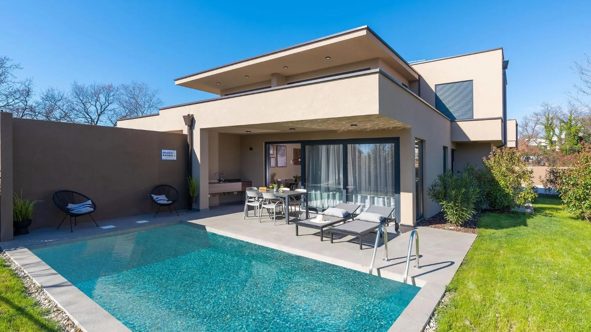 Contacten van Villa Apartment With Private Swimming Pool